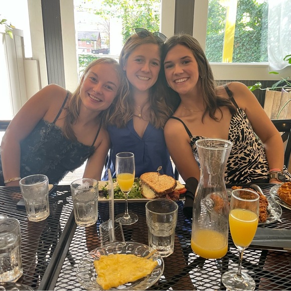 Meet your Posher, Sarah - Picture 6 of 8